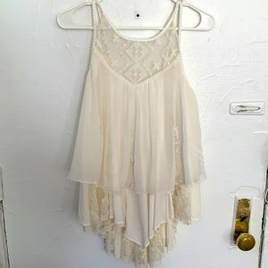 Free People white flowy top!